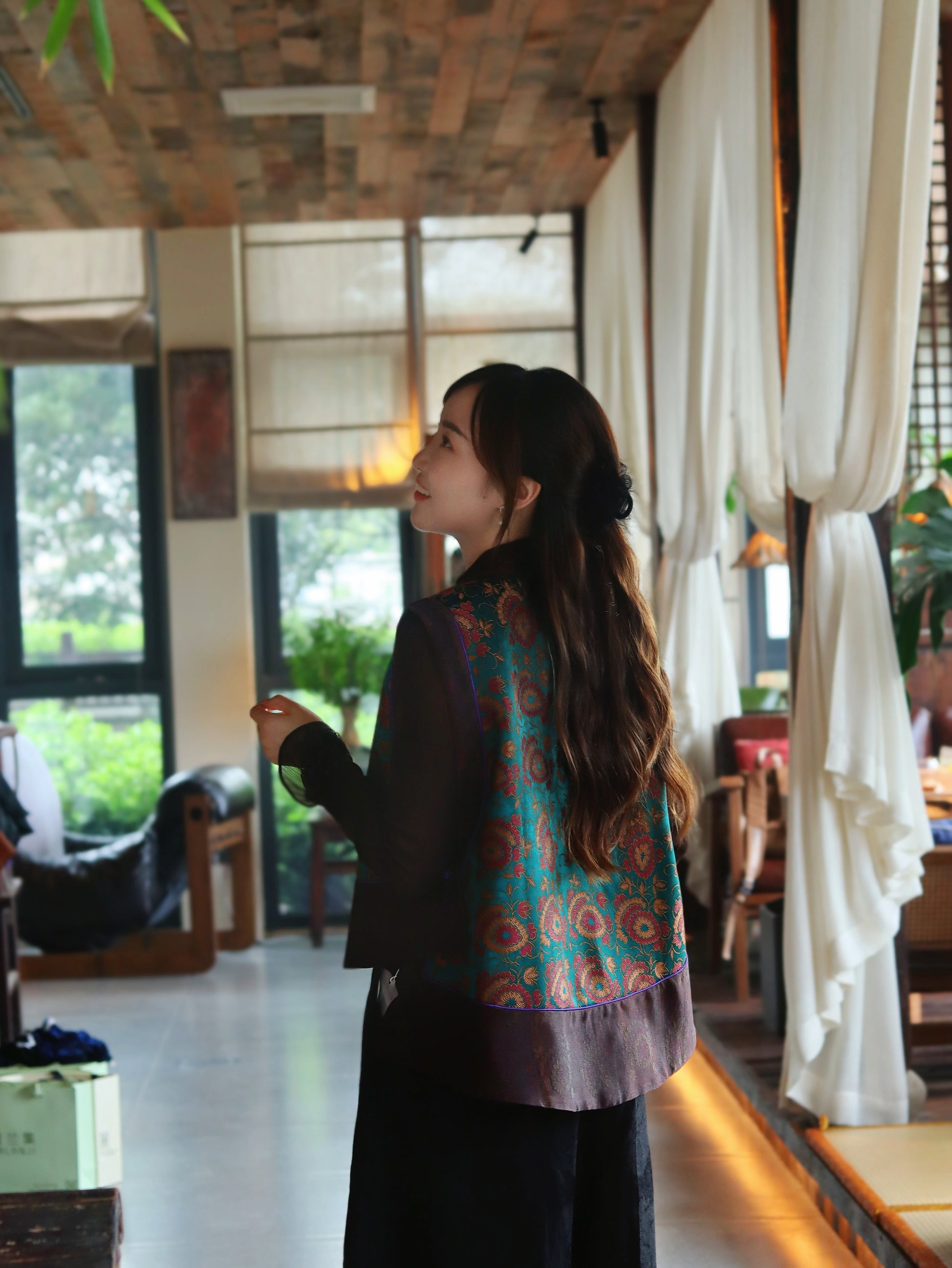 Intangible Heritage Shu Brocade Purple Frog-Button Vest – Modern Chinese Luxury by LUXE ORIENTA - Luxe Orienta CO., LIMITED