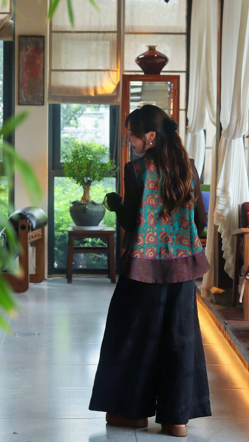 Intangible Heritage Shu Brocade Purple Frog-Button Vest – Modern Chinese Luxury by LUXE ORIENTA - Luxe Orienta CO., LIMITED