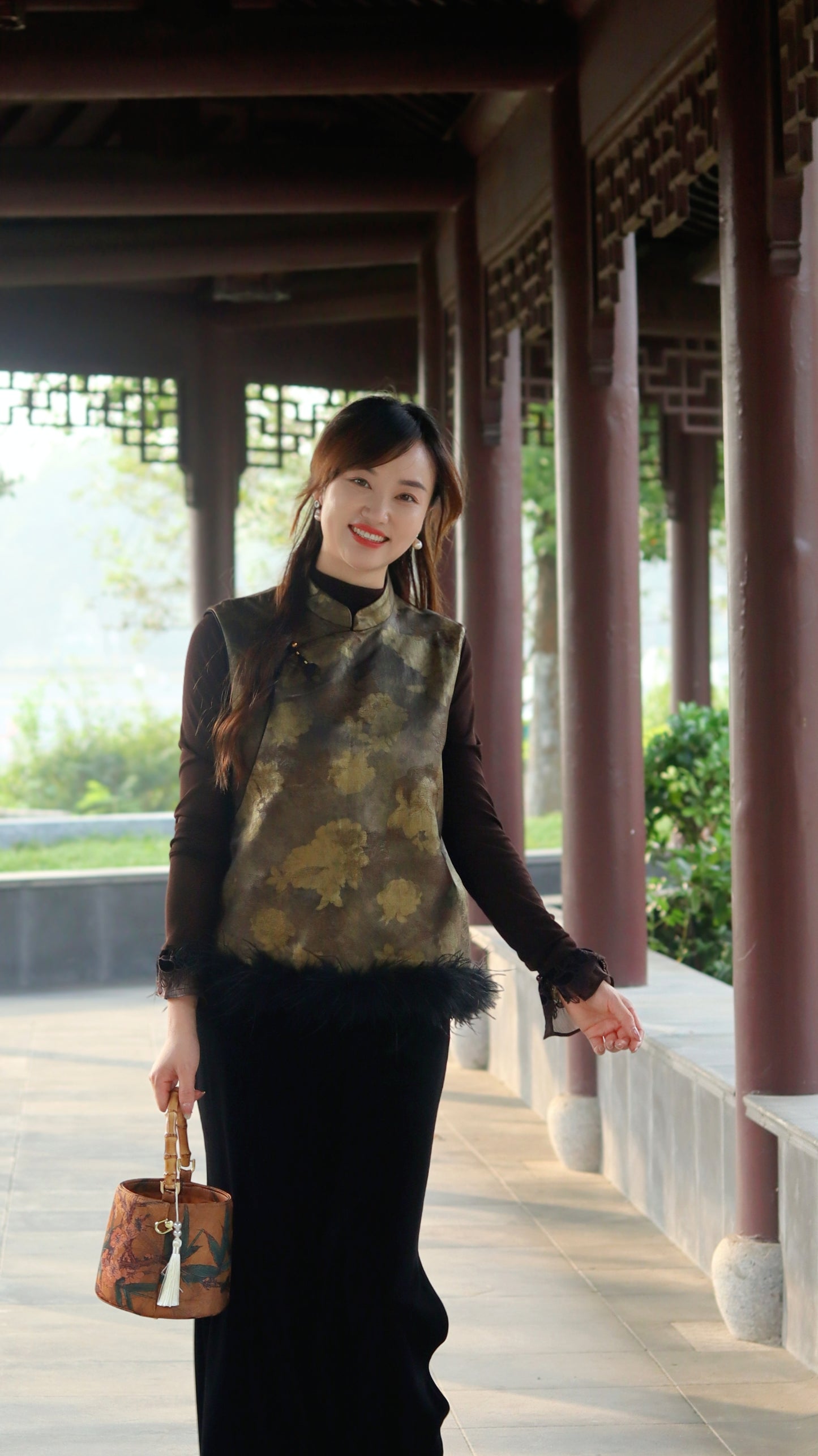 Vintage Tone Printed Vest with Ostrich Feather Trim – Elegant Oriental Statement by LUXE ORIENTA - Luxe Orienta CO., LIMITED