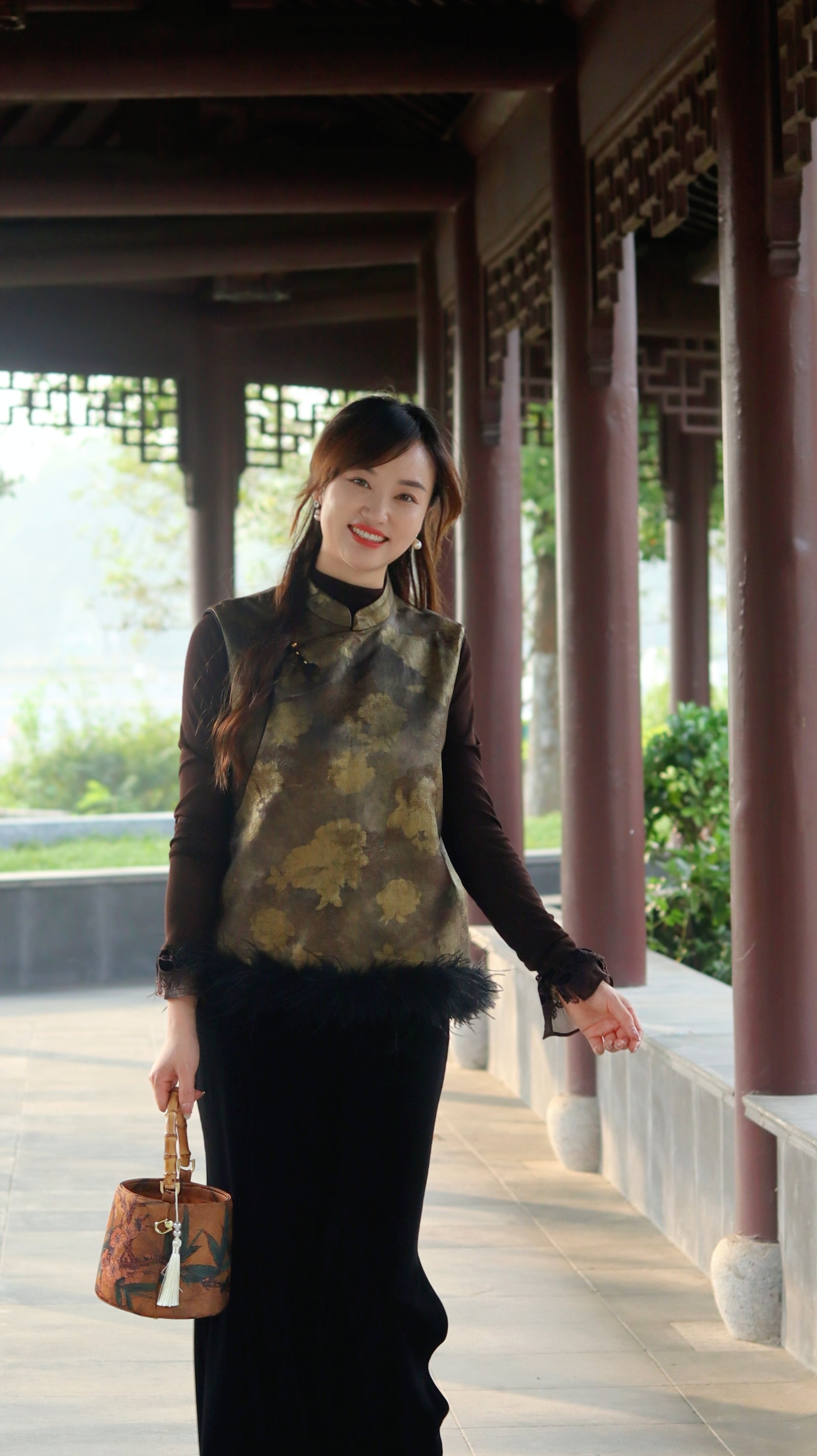 Vintage Tone Printed Vest with Ostrich Feather Trim – Elegant Oriental Statement by LUXE ORIENTA - Luxe Orienta CO., LIMITED